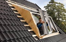 Tageslicht Und Kopffreiheit Velux Macht Mit Panorama Und Raum Gauben Konkurrenz In 2020 Dachschrage Fenster Dach Dachfenster