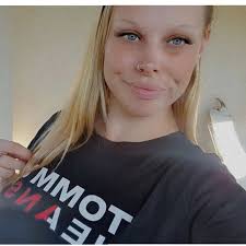 Emma-mae Henry (@emmafknhenry) • Facebook