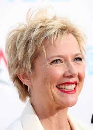 Le blond californien fonctionnent tout aussi bien sur les cheveux courts. 20 Pixie Haircuts For Women Over 50 Pixie Cut Haircut For 2019