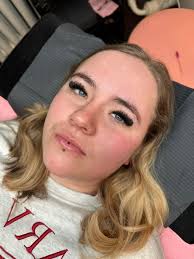 Hi, I have an eyebrow appointment