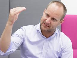 Fünf schritte zur persönlichen entfaltung. Proust Fragebogen Mit Matthias Strolz Neos Mein Motto Alles Wird Gut Nationalratswahl Vienna At