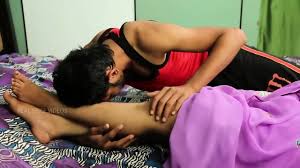 Indian Hot Aunty Removed Her Violet Saree 💕💕💕 - EPORNER