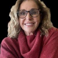 Connie Queen's Instagram, Twitter & Facebook