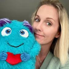 Nosey: Hallam, Katie, Publico, Danica: 9798987716311: Amazon.com: Books