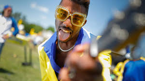 Is this really a commercial or just a massive block party we happened to  catch