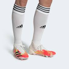 Show no mercy and push past the limit in the adidas predator mutator 20.1 fg soccer cleats which have a demonskin treatment to deliver unrivalled bend on the ball and total control on the field. Weisse Schwarze Und Rote Predator Mutator 20 1 Fg Fussballschuhe Adidas Deutschland