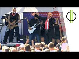 Ilyen fiatalon érezte, hogy a zene az ő útja. Nagy Fero Es A Beatrice A Teljes Koncert 2019 08 18 Youtube