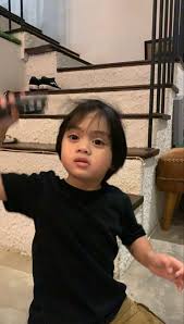 Bule banget, 10 potret masa kecil aktor blasteran yang jarang disorot. 68 Ide Bayik Bayi Foto Bayi Bayi Lucu