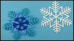 Wanfor schneeflocke zeichnung schablonen 6. Diy Perler Beads Christmas Snowflake Room Decor Bugelperlen Schneeflocke Weihnachten Youtube