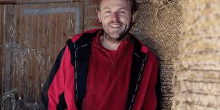 Chaque saison accueille différents agriculteurs et agricultrices en. L Amour Est Dans Le Pre Samuel Explique J Avais Peur D Etre Expose Mediatiquement Mce Tv