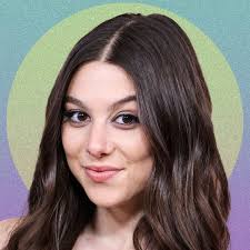Kira Kosarin on Returning to The Thundermans, Hesitations and Growth:  ESSAY