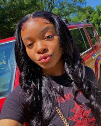 Feelin 11 out of 10❤️ . Hair: @klaiyihair_no1 . . . . . . . . . . .  #fashion #explorepage #summertime #fashionmodel #influencer  #whileminamodels #modelscout #trending #comment