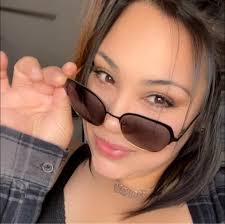 Angela Rojas (@geminithis) • Facebook