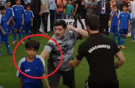 وقد جاء في غير أثر أن الوطء في الدبر هو اللوطية الصغرى، وقد ثبت عن النبي أنه قال ( إن الله لا يستحيي من الحق لا تأتوا النساء في حشوشهن ) والحش هو الدبر وهو موضع القذر، والله. Ø·ÙÙ„ Ø¥Ù…Ø§Ø±Ø§ØªÙŠ ÙŠØ³Ù‚Ø· Ù…Ø§Ø±Ø§Ø¯ÙˆÙ†Ø§ ÙˆÙŠØªØ³Ø¨Ø¨ Ø¨Ø¥Ø­Ø±Ø§Ø¬Ù‡ ÙÙŠØ¯ÙŠÙˆ