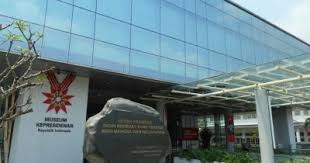 Namun jika ingin mencari sesuatu yang berbeda, mengapa tidak mencoba untuk berwisata religi. Makam Sunan Drajat Menikmati Wisata Religi Di Lamongan Tempat Me
