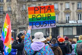 La «pma pour toutes» est toutefois incorporée dans la loi bioéthique, qui doit elle aussi être adoptée par un vote solennel de la chambre basse du parlement. Loi Pma Pour Toutes Alors Vous Accouchez Liberation