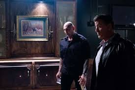 Hades starts with a hostage rescue operation somewhere around chechnya in some nondescript, bombed out eastern european city. Plan De Escape 2 2018 Critica Una Bochornosa Secuela Donde Nada Funciona