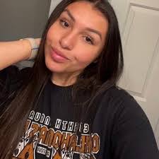 Kelsie Wright's Instagram, Twitter & Facebook