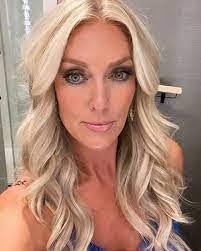 Amanda Bartz's Instagram, Twitter & Facebook