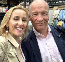 Hugh Giles's Instagram, Twitter & Facebook