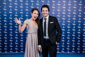 Francisco schuster (yemi in #likeme) céline verbeeck (keelin in nachtwacht) camille dhont (camille in #likeme) gio kemper (wilko in nachtwacht) pommelien. In Beeld Bv S Poseren Op De Blauwe Loper Van Het Gala Van De Gouden K S Showbizz Hln Be