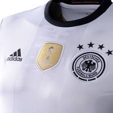 Dabei erhielten alle konföderationen mit ausnahme von ozeanien und südamerika mindestens einen weiteren sicheren startplatz. Fussball Landerspiel Heute Frankreich Gegen Deutschland In Der Ard Live