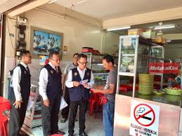 Umum mengetahui larangan merokok di kedai makan atau restoran sudah dilaksanakan pada januari lalu. Restoran Terbuka Taman Awam Kawasan Larangan Merokok Carigold Forum