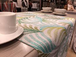 Tischdecken Und Tischlaufer Aus Leinen Baumwolle Oder Mischgewebe Nach Mass Polsterstoffe Tischlaufer