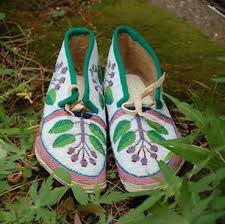 Beaded moccasins moccasins pattern native american crafts american art. Woodlands Floral And Leaf Beaded Moccasins 595 Sold In 2021 Native American Moccasins Moccasin Pattern Beaded Moccasins