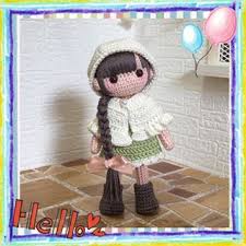 ピンクのフリルワンピの女の子 着せ替えは若草色のワンピです お人形も洋服もブーツも みんなレース糸で編んでます amigurumi あみぐるみ ヒトガタ 着せ替え あみぐるみ着せ替え人形 crochet crochetdoll crochet hats crochet teddy bear