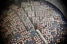 There are donors in canada who donate their eggs anonymously and their identity is not revealed but the intended parents are provided with information about the egg donors including; Inheriting The Ivy League The Market For Educated Egg And Sperm Donors Magazine The Harvard Crimson
