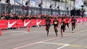 In 2019, he won the berlin marathon in a time of 2:01:41 — two seconds outside kipchoge's world record. Kolumne Menz Kipchoge S Rekord Und Die Folgen Laufzeit Einfach Besser Laufen