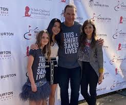 A native californian, patrick grew up in huntington beach and resides in ventura county with his wife cathy and four children talon, alexandra (lexie), shane, and gabriel. Miranda Cosgrove Br On Twitter Primeiras Imagens Do Evento The Warburton Catwalk Celebrity Fashion Show