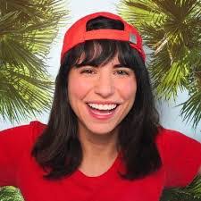 Naomi Bourgeois's Instagram, Twitter & Facebook