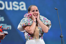 History 5 minuti di lettura. O Look De Ana Rocha De Sousa A Portuguesa Que Venceu 2 Premios Em Veneza Estilos Sapo Lifestyle