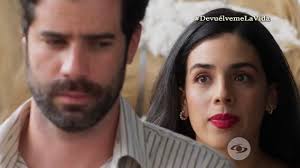 6. Mariana le pide a Benítez que se case con ella a escondidas