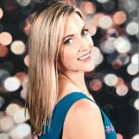 Julie Collier's Instagram, Twitter & Facebook