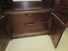 Rtv buffet meuble tv armoire télévision table moderne bois armoire taille rtv ii. Sold Price Broyhill Entertainment Center Broyhill Charlestowne Square Television Armoire Two Cabinet Doors On Top With Empty Space For Tv Two Cabinet Doors On Bottom With Two Pull Out Dresser Drawers Behind Good