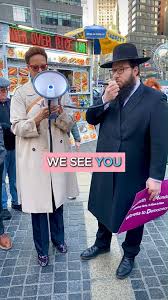 Rabbi Yael Werber and Board President Sabrina Farber speak at CBST's Board  Installation Shabbat (2023/5783)