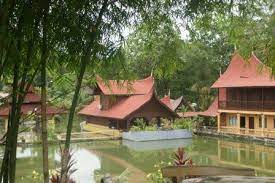 Menarik di hulu selangor kali ini kami membawakan kepada penonton tempat yang patut di kunjungi ketika berada di hulu selangor. Campsite And Resort Ontokontok Chalet And Camp Batang Kali Selangor