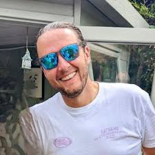 Ross Pollard's Instagram, Twitter & Facebook