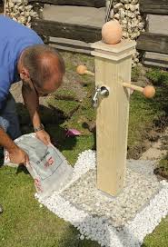 Wasserzapfstelle Garten Imwasserzapfstelle Im Garten In 2020 Patio Herb Garden Diy Garden Garden Fountains
