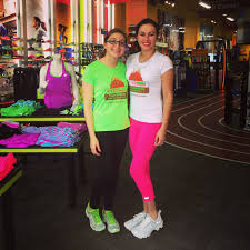 It S Fashion Friday Our Lovely Fit2run Ladies Are Wearing The Latest Run Capris From Lorna Jane With Our New Fun2run Tech Tech Shirt Fashion Friday Fun Run