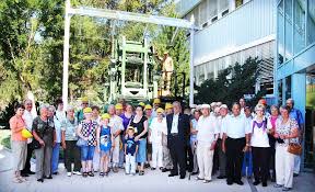 Mehr infos zu versicherungen aktuelles baukindergeld, eigenheimzulage, kfw und vieles mehr. Strassberg Strassberger Vdk Besucht Die Firma Schworer Haus In Oberstetten Albstadt Umgebung Schwarzwalder Bote