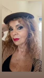 La pregunta honesta es ¿a los hombres todavía les gustan las mujeres  naturales? 😔 Ni siquiera recibí un solo me gusta de nadie.