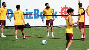 En 2020, elle est la seule nation au monde à avoir joué contre l'équipe du brésil sans jamais avoir perdu. Galatasaray In Osterreich Gegen Rb Leipzig Und Fc Augsburg