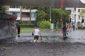 Het noodweer dat vrijdagavond over onze provincie raasde heeft zijn sporen nagelaten. Pfbrbatpqymk M