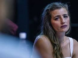 Ο ηθοποιός με τις θεατρικές και κινηματογραφικές. Basilhs Mpismpikhs Ti Leei Sto Tlife Gia Thn 3afnikh Apoxwrhsh Toy Apo Ta Korfiatika Brabeia Kai Th Sthri3h Toy Sthn Maria Kitsoy