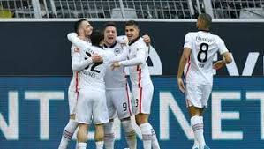 Borussia dortmund hat es beim saisonauftakt mit eintracht frankfurt zutun. Eintracht Frankfurt Sieg Im Schlusselspiel 2 1 Uber Borussia Dortmund Eintracht