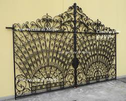 Cancelli in ferro battuto in arredamento e casalinghi. Cancello Decorato In Ferro Battuto A Doppia Anta